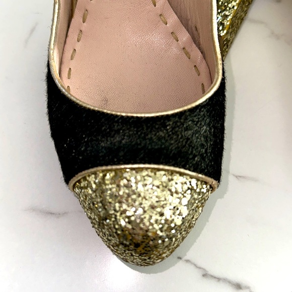 Miu Miu Black and Gold Closed Toe Heels - Picture 3 of 7